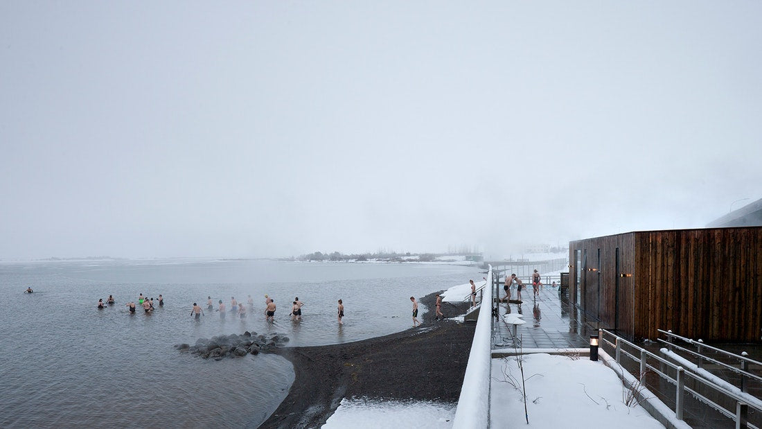 Geothermal baths and northern lights evening tour, Iceland